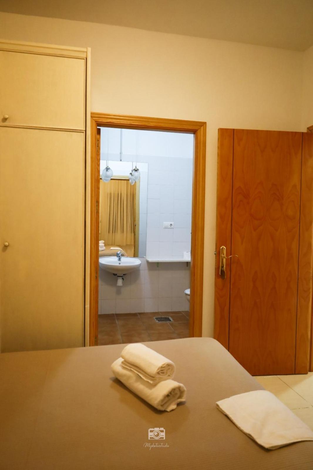 Hospedium Dlj Hostal Ben Nassar Arjona Екстер'єр фото
